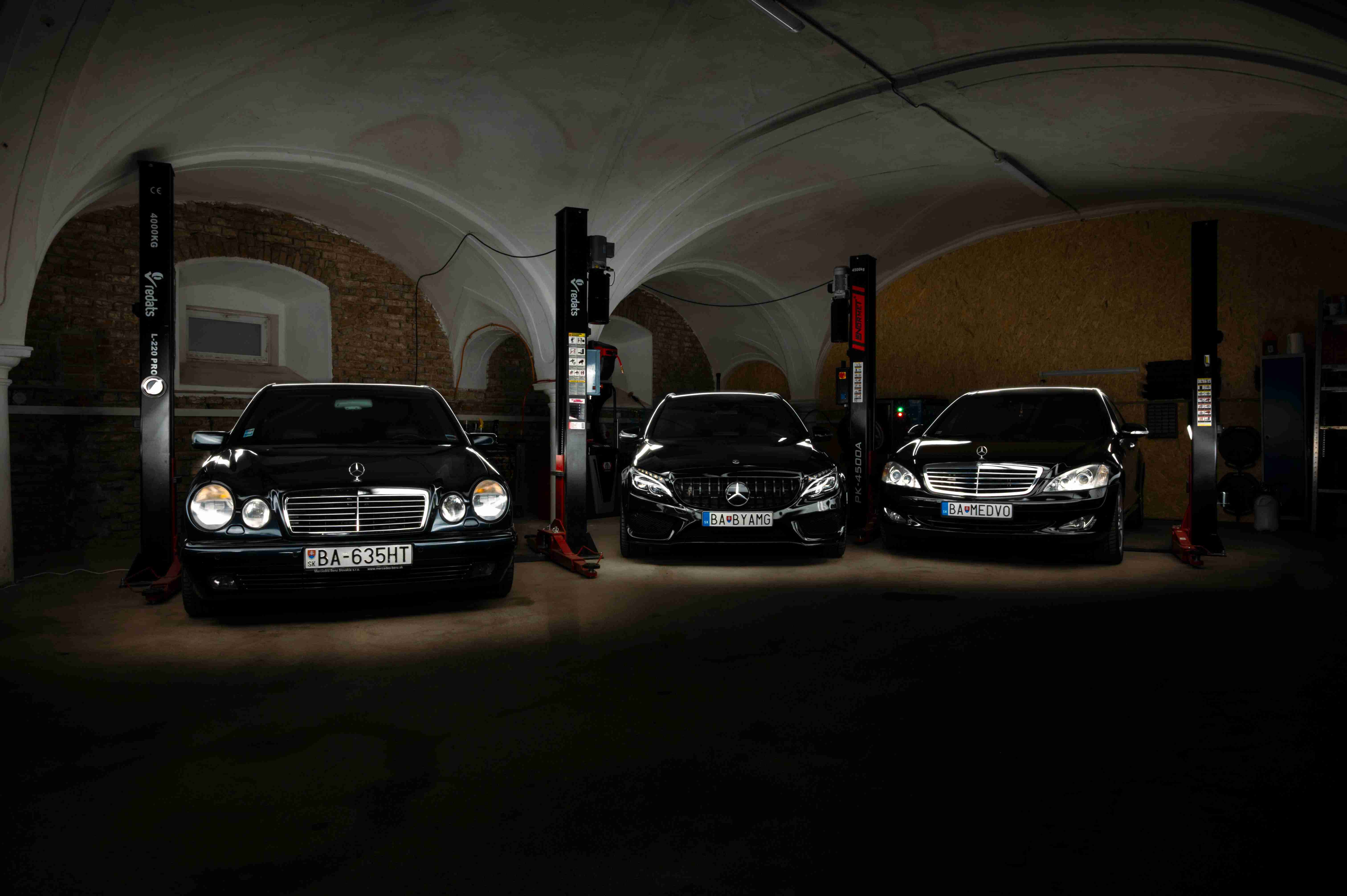 Moderné garáže MedvoCars